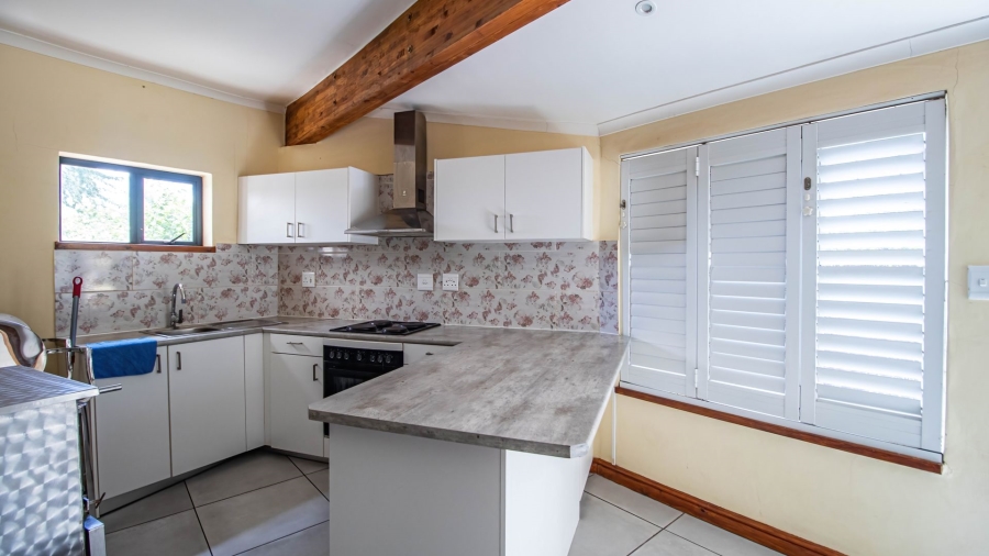 To Let 5 Bedroom Property for Rent in Rome Glen Western Cape